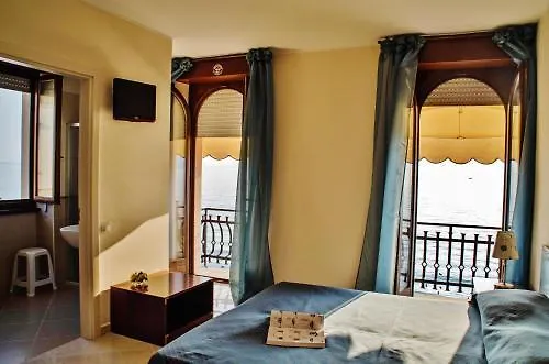 ***  La Vista Postcard Hotel Lazise Italy