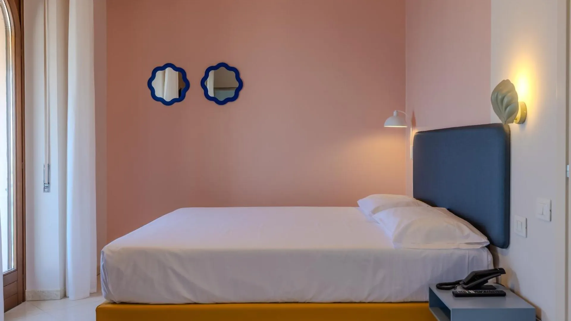 ***  La Vista Postcard Hotel Lazise Italy