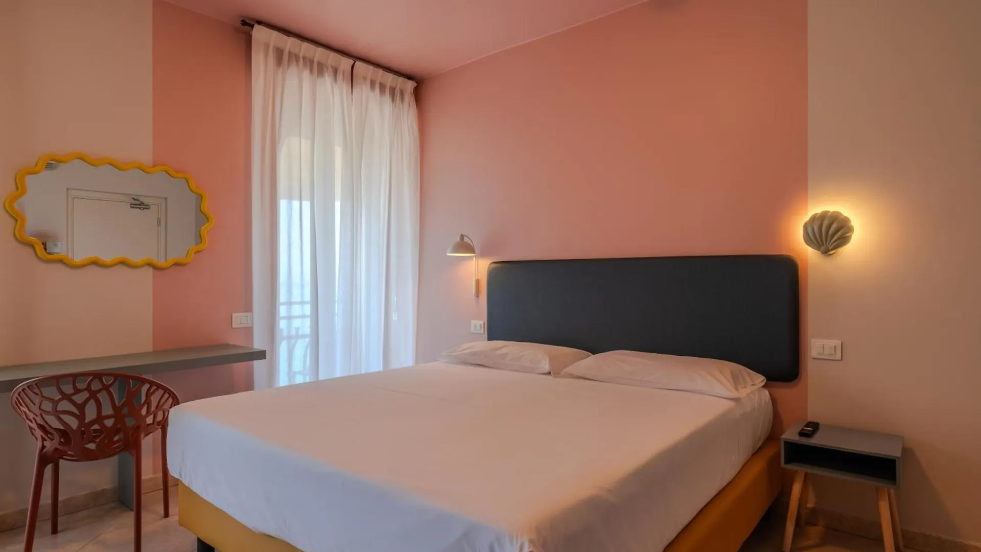 La Vista Postcard Hotel Lazise 3*,