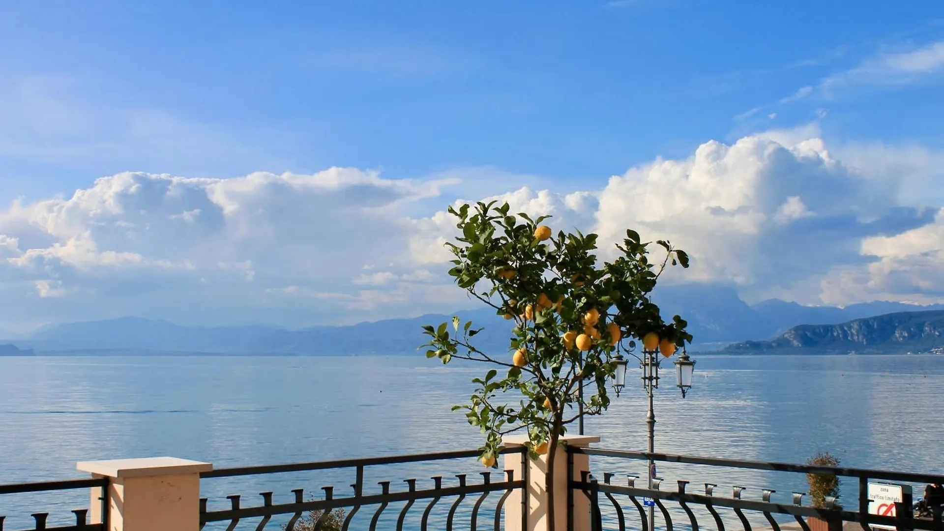La Vista Postcard Hotel Lazise