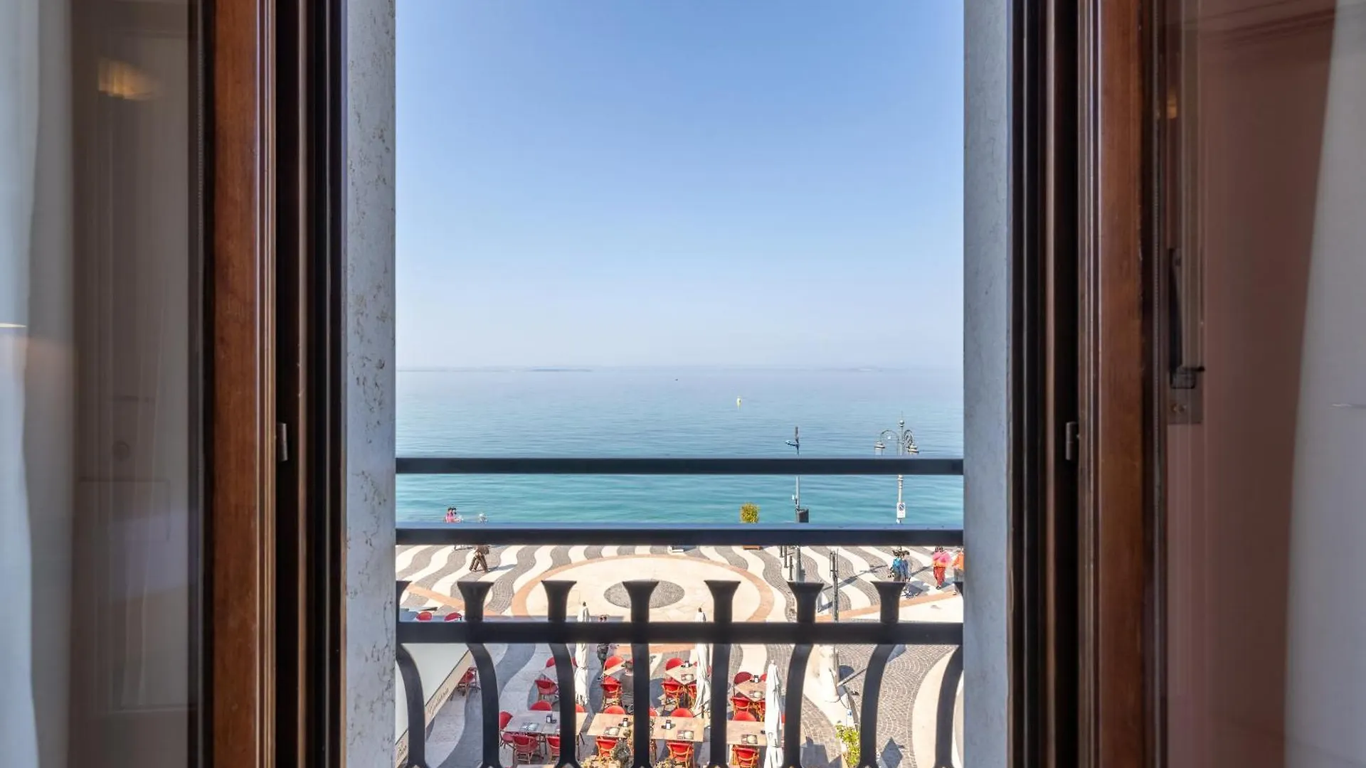 ***  La Vista Postcard Hotel Lazise Italy